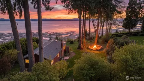 3817 Bells Beach Rd, Langley, WA 98260