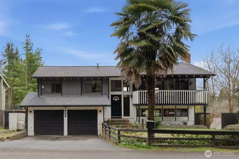729 NE Pinecrest Dr, Bremerton, WA 98311