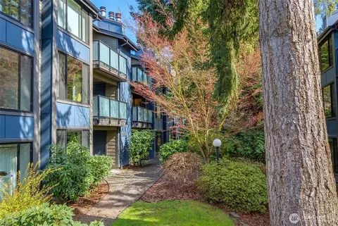 1819 N 107th St #204, Seattle, WA 98133