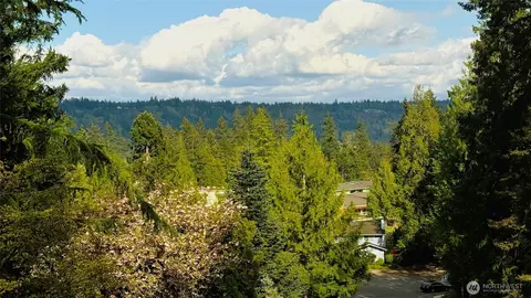 17603 NE 30th Pl, Redmond, WA 98052