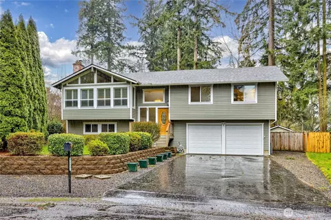 3340 SE Summer Pl, Port Orchard, WA 98366