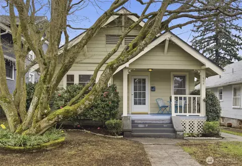 907 NW 61st St, Seattle, WA 98107