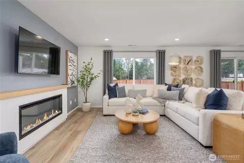 Living - 13435 323rd Dr SE, Sultan, WA 98294 photo 1 of 2