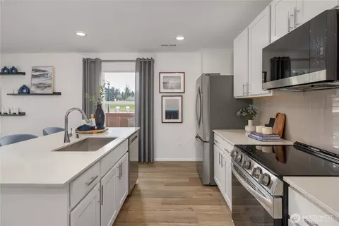 Kitchen - 13435 323rd Dr SE, Sultan, WA 98294 photo 2 of 2
