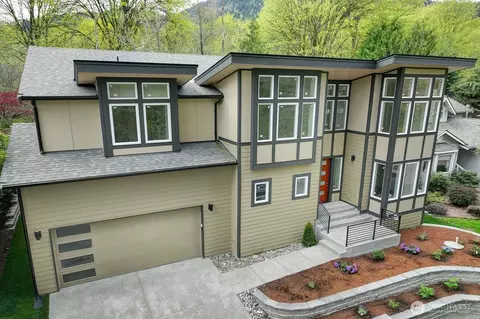 865 Front St S, Issaquah, WA 98027