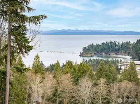 999 Cresent Bay Ln, Port Angeles, WA 98363
