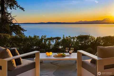 1206 NW Culbertson Dr, Seattle, WA 98177