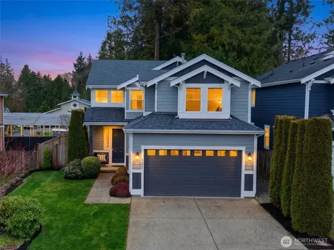 8225 1st Pl SE, Lake Stevens, WA 98258