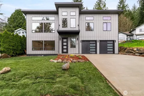 647 Rainbow Dr, Sedro Woolley, WA 98284