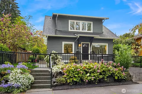 8205 18th Ave NE, Seattle, WA 98115