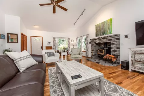 Living - 31 Josephine Pl, Sequim, WA 98382 photo 1 of 5
