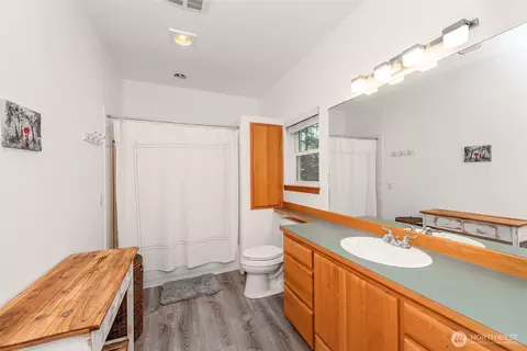 Bath - 31 Josephine Pl, Sequim, WA 98382 photo 1 of 3