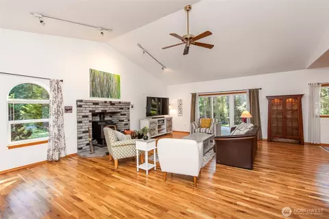 Living - 31 Josephine Pl, Sequim, WA 98382 photo 3 of 5