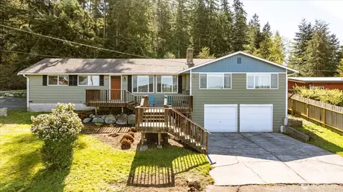 5443 Pleasant View Ln, Freeland, WA 98249