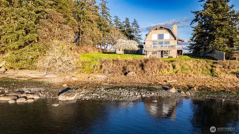 239 Shoreland Dr, Lopez Island, WA 98261