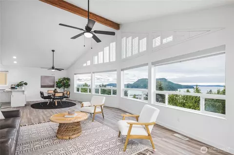 2104 Highland Dr, Anacortes, WA 98221