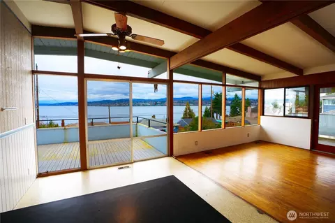 10862 Dixon Dr S, Seattle, WA 98178