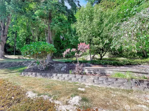Exterior - 2116 Cascade Way, Longview, WA 98632 photo 6 of 7
