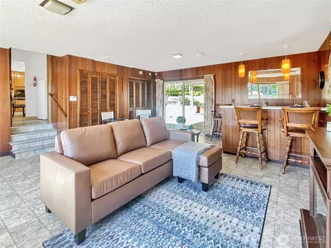 Living - 2116 Cascade Way, Longview, WA 98632 photo 5 of 5