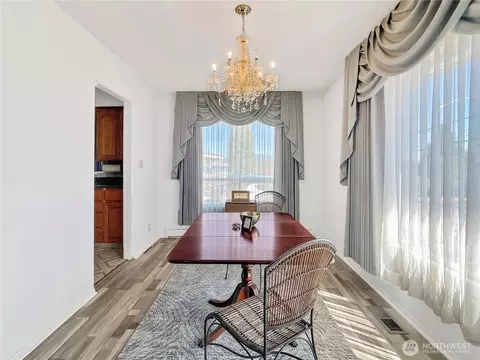 Dining - 2116 Cascade Way, Longview, WA 98632 photo 1 of 2