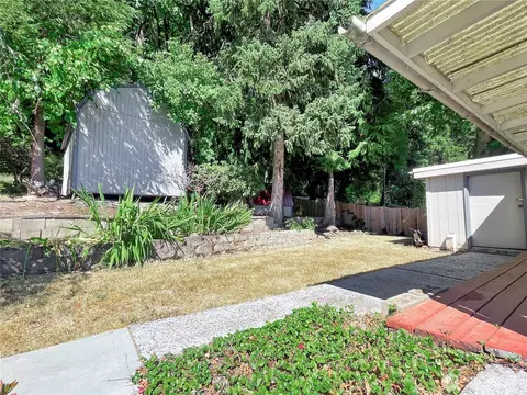 Exterior - 2116 Cascade Way, Longview, WA 98632 photo 5 of 7