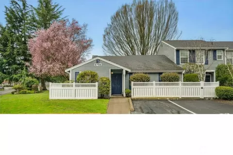 5736 S 238th Ct #E1, Kent, WA 98032