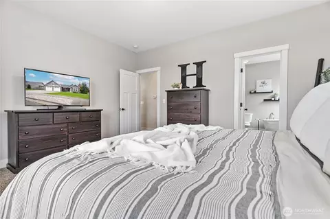 Bedroom - 715 Red Maple Loop, Everson, WA 98247 photo 3 of 6