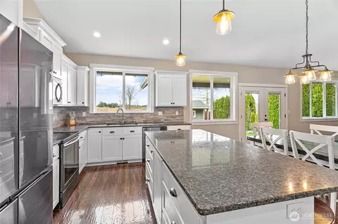 Kitchen - 715 Red Maple Loop, Everson, WA 98247 photo 4 of 5