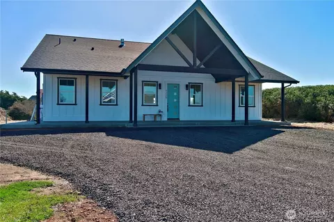 1229 Channel Ave SW, Ocean Shores, WA 98569