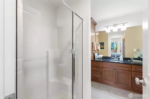 Bath - 4325 30th Dr SE, Everett, WA 98203 photo 1 of 6