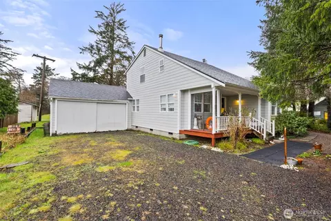 4311 Romano Ln, Tokeland, WA 98590