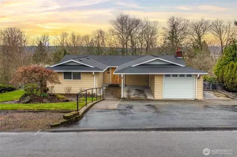 751 Alvord Ave N, Kent, WA 98031