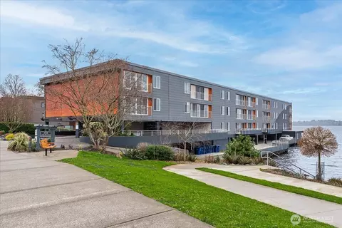 733 Lake St S #104, Kirkland, WA 98033