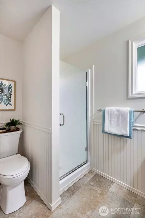 Bath - 419 124th St SE, Everett, WA 98208 photo 4 of 4