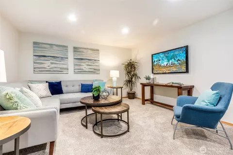 Living - 419 124th St SE, Everett, WA 98208 photo 6 of 6