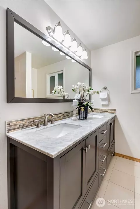 Bath - 419 124th St SE, Everett, WA 98208 photo 1 of 4