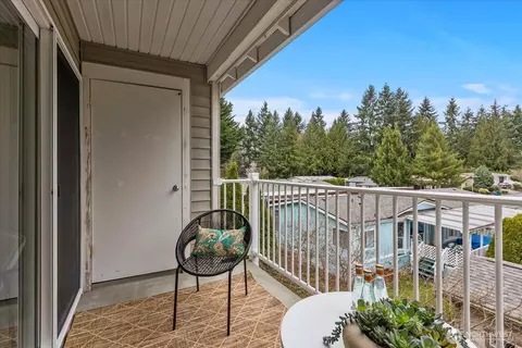 Exterior - 2009 196th St SE #E303, Bothell, WA 98012 photo 4 of 7