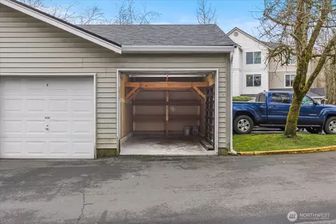 Exterior - 2009 196th St SE #E303, Bothell, WA 98012 photo 6 of 7