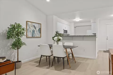 Dining - 2009 196th St SE #E303, Bothell, WA 98012 photo 1 of 2