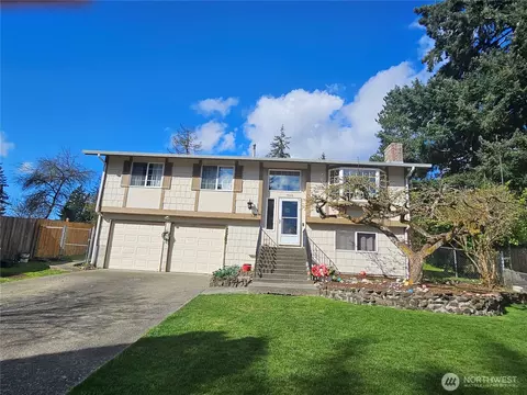 7846 Husky Ct SE, Lacey, WA 98503