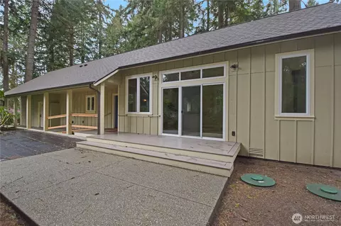15915 Nesika Bay Rd NE, Poulsbo, WA 98370