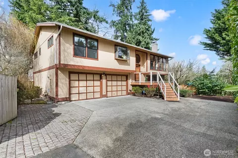 8844 SE 37th St, Mercer Island, WA 98040