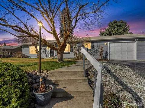 2908 Alvista Pl, Wenatchee, WA 98801