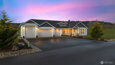 408 Tulip Ln, Woodland, WA 98674