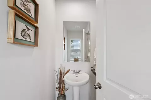 Entry Way - 1423 Cascade St, Sultan, WA 98294 photo 4 of 8