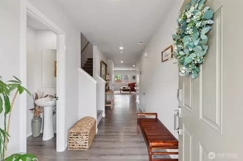Entry Way - 1423 Cascade St, Sultan, WA 98294 photo 1 of 8
