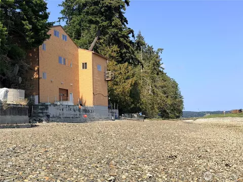 9930 Misery Point Rd NW, Seabeck, WA 98380