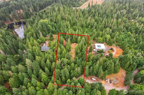 1171 W Camp Sundown Rd, Bremerton, WA 98312