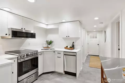 Kitchen - 730 N 87th St, Seattle, WA 98103 photo 7 of 7