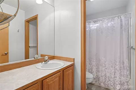 Bath - 5510 151st Pl SE, Everett, WA 98208 photo 4 of 4